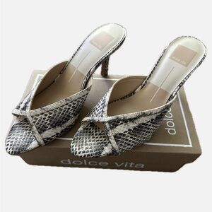 Dolce Vita Michael Peep Toe Sandal. BRAND NEW, snake print, heel size 8